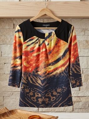 ​Linea Domani Limited Collection Abstract Animal Print Knit Top Size M
